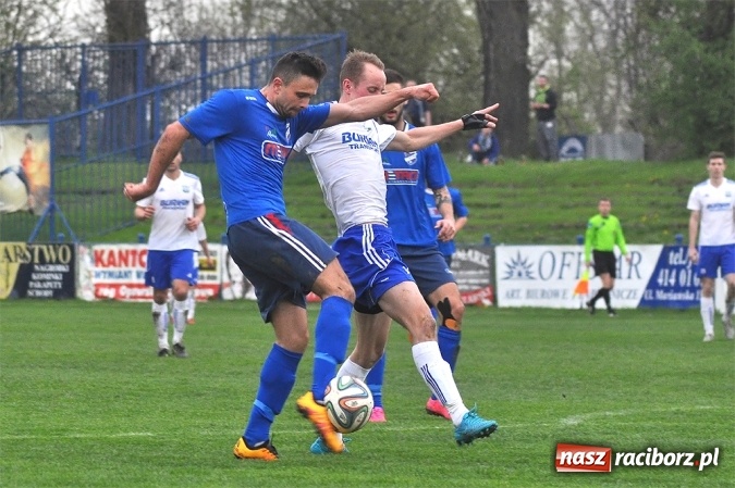 Zdjęcie w galerii na portalu naszraciborz.pl: Nerwowo, ale szczęśliwie. Unia wygrywa ze Spójnią Landek wiadomości z regionu