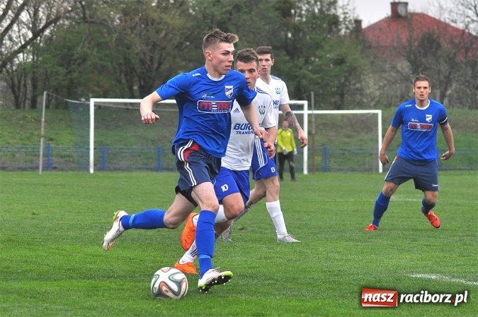 Zdjęcie w galerii na portalu naszraciborz.pl: Nerwowo, ale szczęśliwie. Unia wygrywa ze Spójnią Landek wiadomości z regionu