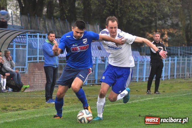 Zdjęcie w galerii na portalu naszraciborz.pl: Nerwowo, ale szczęśliwie. Unia wygrywa ze Spójnią Landek wiadomości z regionu