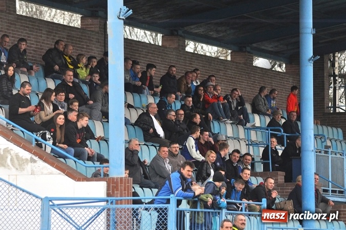 Zdjęcie w galerii na portalu naszraciborz.pl: Nerwowo, ale szczęśliwie. Unia wygrywa ze Spójnią Landek wiadomości z regionu