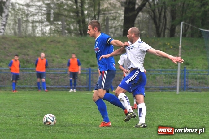 Zdjęcie w galerii na portalu naszraciborz.pl: Nerwowo, ale szczęśliwie. Unia wygrywa ze Spójnią Landek wiadomości z regionu