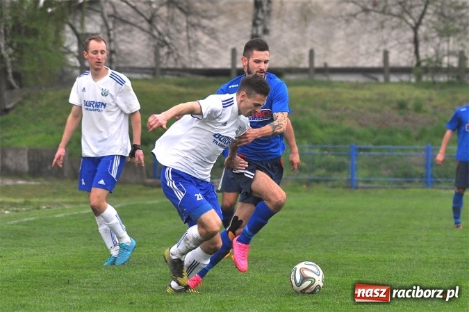 Zdjęcie w galerii na portalu naszraciborz.pl: Nerwowo, ale szczęśliwie. Unia wygrywa ze Spójnią Landek wiadomości z regionu