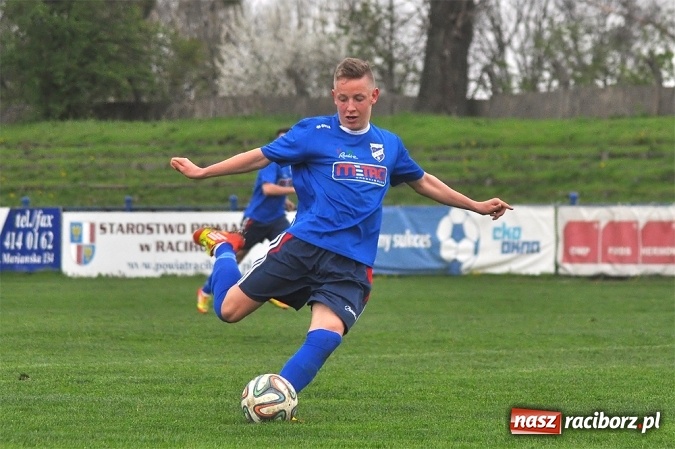 Zdjęcie w galerii na portalu naszraciborz.pl: Nerwowo, ale szczęśliwie. Unia wygrywa ze Spójnią Landek wiadomości z regionu