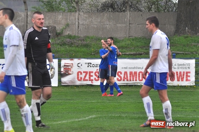 Zdjęcie w galerii na portalu naszraciborz.pl: Nerwowo, ale szczęśliwie. Unia wygrywa ze Spójnią Landek wiadomości z regionu