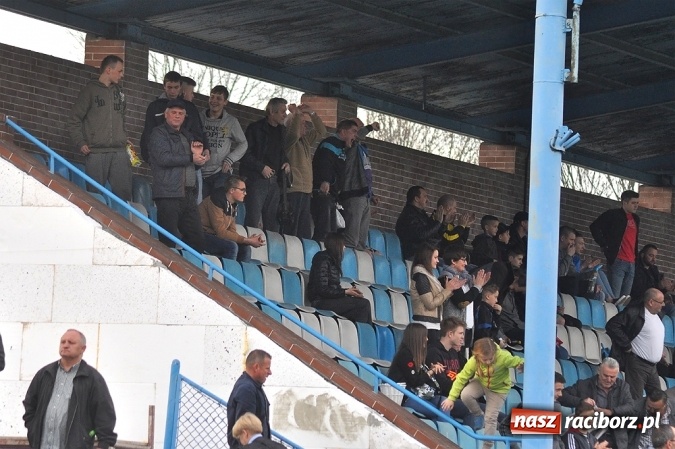 Zdjęcie w galerii na portalu naszraciborz.pl: Nerwowo, ale szczęśliwie. Unia wygrywa ze Spójnią Landek wiadomości z regionu