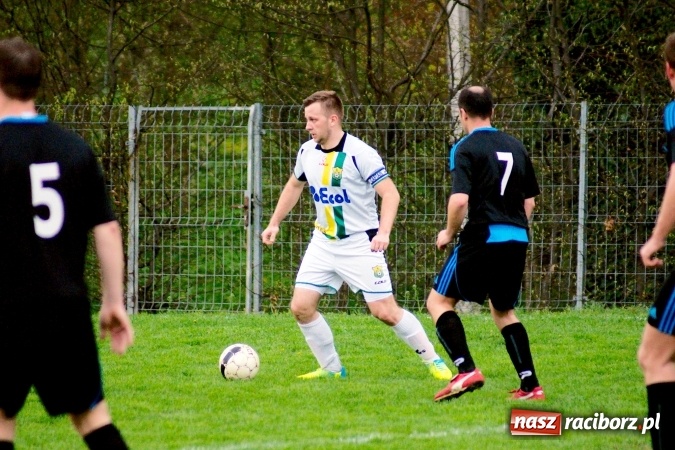 Zdjęcie w galerii na portalu naszraciborz.pl: Bezbarwny remis przy Tuwima. Zmiana lidera A klasy wiadomości z regionu