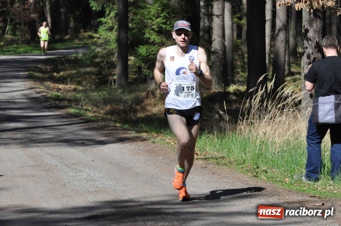 Zdjęcie w galerii na portalu naszraciborz.pl: I Kuźniański Półmaraton Leśny - zdecydowana wygrana Ukraińca wiadomości z regionu