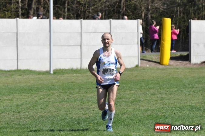 Zdjęcie w galerii na portalu naszraciborz.pl: I Kuźniański Półmaraton Leśny - zdecydowana wygrana Ukraińca wiadomości z regionu