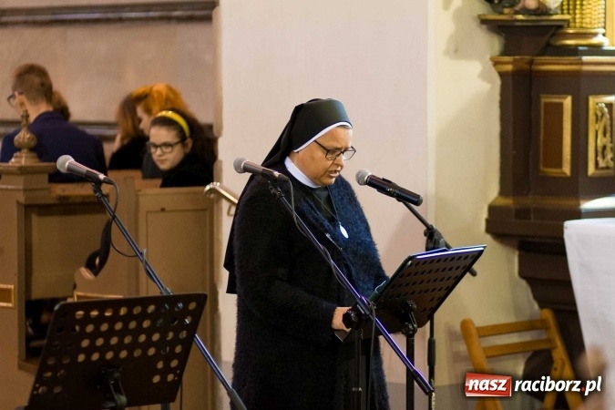 Zdjęcie w galerii na portalu naszraciborz.pl: 1050-lecie Chrztu Polski. Atlantyda oraz Vivo zaśpiewały w kościele farnym wiadomości z regionu
