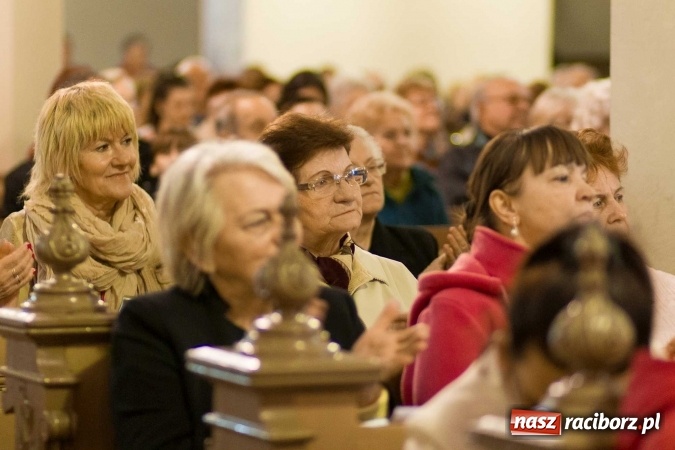 Zdjęcie w galerii na portalu naszraciborz.pl: 1050-lecie Chrztu Polski. Atlantyda oraz Vivo zaśpiewały w kościele farnym wiadomości z regionu