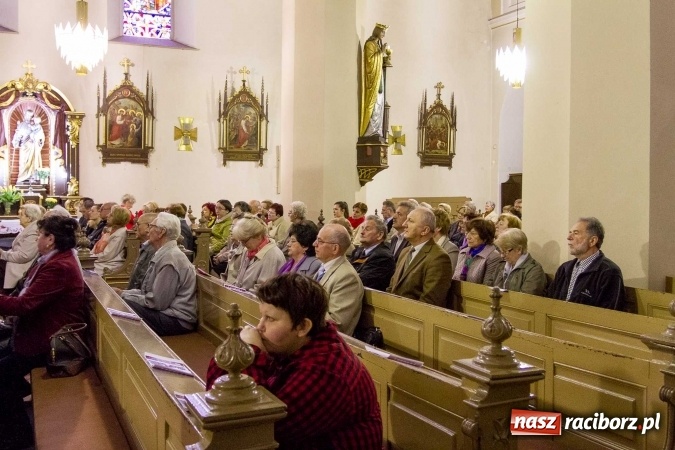 Zdjęcie w galerii na portalu naszraciborz.pl: 1050-lecie Chrztu Polski. Atlantyda oraz Vivo zaśpiewały w kościele farnym wiadomości z regionu
