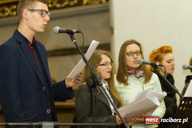 Zdjęcie w galerii na portalu naszraciborz.pl: 1050-lecie Chrztu Polski. Atlantyda oraz Vivo zaśpiewały w kościele farnym wiadomości z regionu