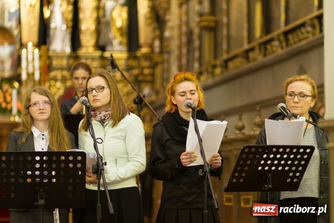 Zdjęcie w galerii na portalu naszraciborz.pl: 1050-lecie Chrztu Polski. Atlantyda oraz Vivo zaśpiewały w kościele farnym wiadomości z regionu