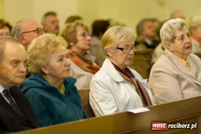 Zdjęcie w galerii na portalu naszraciborz.pl: 1050-lecie Chrztu Polski. Atlantyda oraz Vivo zaśpiewały w kościele farnym wiadomości z regionu