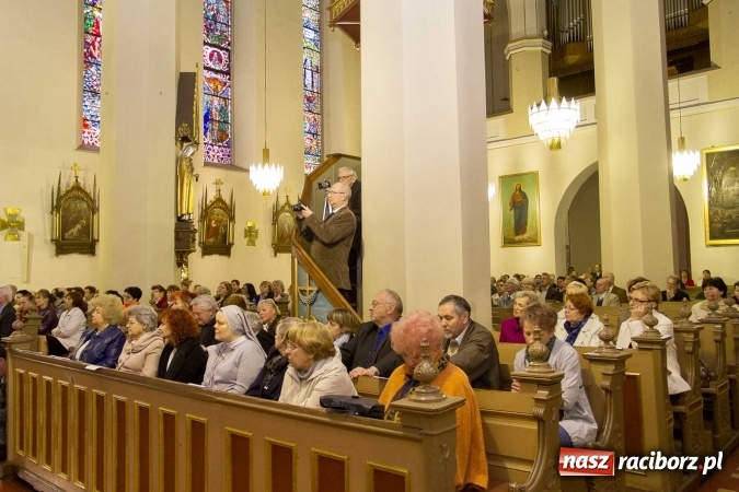 Zdjęcie w galerii na portalu naszraciborz.pl: 1050-lecie Chrztu Polski. Atlantyda oraz Vivo zaśpiewały w kościele farnym wiadomości z regionu