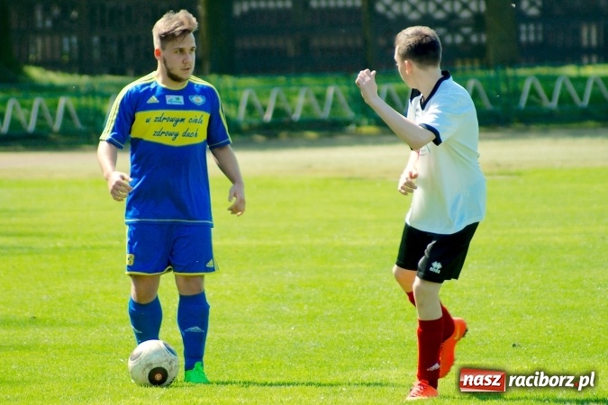 Zdjęcie w galerii na portalu naszraciborz.pl: Dwa oblicza Ikara. Strzały z dystansu sposobem na kuźniańską Stal wiadomości z regionu