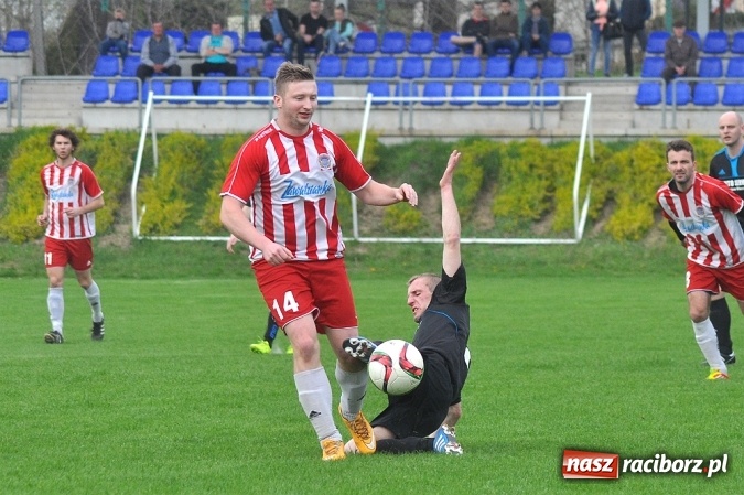 Zdjęcie w galerii na portalu naszraciborz.pl: Nie ma mocnych na Płomień Kobyla. Szesnaste zwycięstwo lidera B klasy wiadomości z regionu