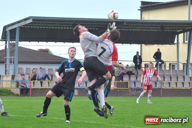 Zdjęcie w galerii na portalu naszraciborz.pl: Nie ma mocnych na Płomień Kobyla. Szesnaste zwycięstwo lidera B klasy wiadomości z regionu