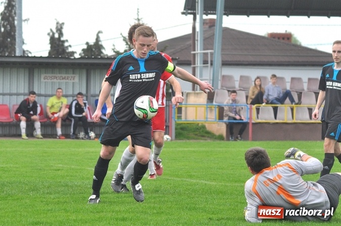 Zdjęcie w galerii na portalu naszraciborz.pl: Nie ma mocnych na Płomień Kobyla. Szesnaste zwycięstwo lidera B klasy wiadomości z regionu