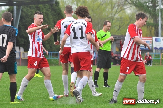 Zdjęcie w galerii na portalu naszraciborz.pl: Nie ma mocnych na Płomień Kobyla. Szesnaste zwycięstwo lidera B klasy wiadomości z regionu