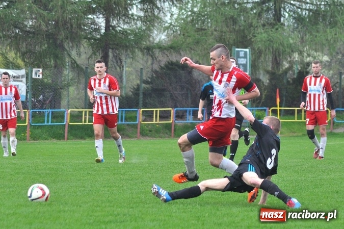 Zdjęcie w galerii na portalu naszraciborz.pl: Nie ma mocnych na Płomień Kobyla. Szesnaste zwycięstwo lidera B klasy wiadomości z regionu