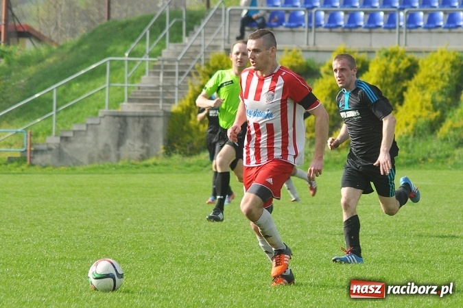 Zdjęcie w galerii na portalu naszraciborz.pl: Nie ma mocnych na Płomień Kobyla. Szesnaste zwycięstwo lidera B klasy wiadomości z regionu