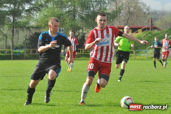 Zdjęcie w galerii na portalu naszraciborz.pl: Nie ma mocnych na Płomień Kobyla. Szesnaste zwycięstwo lidera B klasy wiadomości z regionu