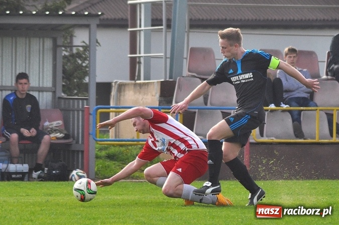 Zdjęcie w galerii na portalu naszraciborz.pl: Nie ma mocnych na Płomień Kobyla. Szesnaste zwycięstwo lidera B klasy wiadomości z regionu