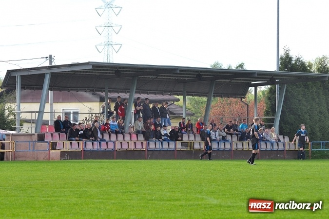 Zdjęcie w galerii na portalu naszraciborz.pl: Nie ma mocnych na Płomień Kobyla. Szesnaste zwycięstwo lidera B klasy wiadomości z regionu