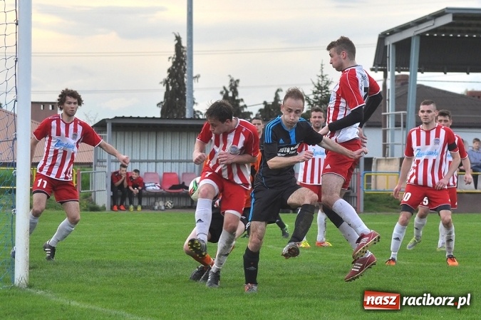 Zdjęcie w galerii na portalu naszraciborz.pl: Nie ma mocnych na Płomień Kobyla. Szesnaste zwycięstwo lidera B klasy wiadomości z regionu