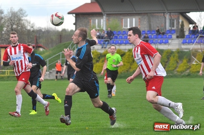 Zdjęcie w galerii na portalu naszraciborz.pl: Nie ma mocnych na Płomień Kobyla. Szesnaste zwycięstwo lidera B klasy wiadomości z regionu