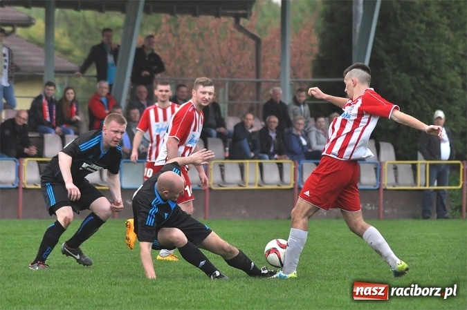 Zdjęcie w galerii na portalu naszraciborz.pl: Nie ma mocnych na Płomień Kobyla. Szesnaste zwycięstwo lidera B klasy wiadomości z regionu