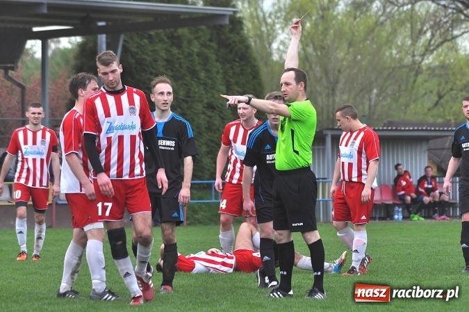 Zdjęcie w galerii na portalu naszraciborz.pl: Nie ma mocnych na Płomień Kobyla. Szesnaste zwycięstwo lidera B klasy wiadomości z regionu
