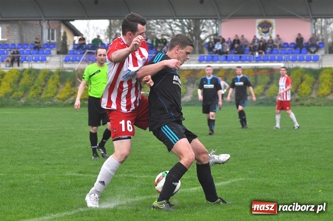 Zdjęcie w galerii na portalu naszraciborz.pl: Nie ma mocnych na Płomień Kobyla. Szesnaste zwycięstwo lidera B klasy wiadomości z regionu
