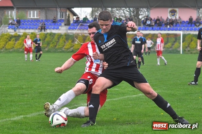 Zdjęcie w galerii na portalu naszraciborz.pl: Nie ma mocnych na Płomień Kobyla. Szesnaste zwycięstwo lidera B klasy wiadomości z regionu