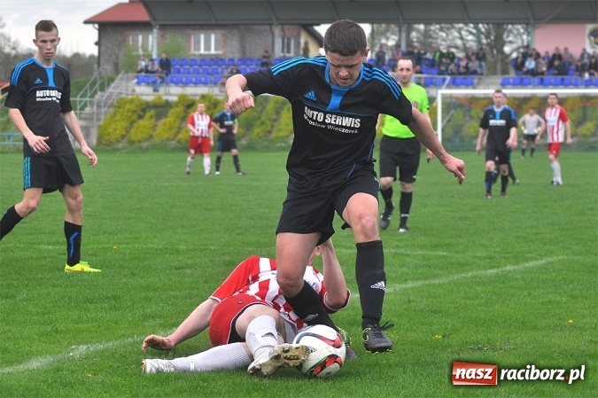 Zdjęcie w galerii na portalu naszraciborz.pl: Nie ma mocnych na Płomień Kobyla. Szesnaste zwycięstwo lidera B klasy wiadomości z regionu