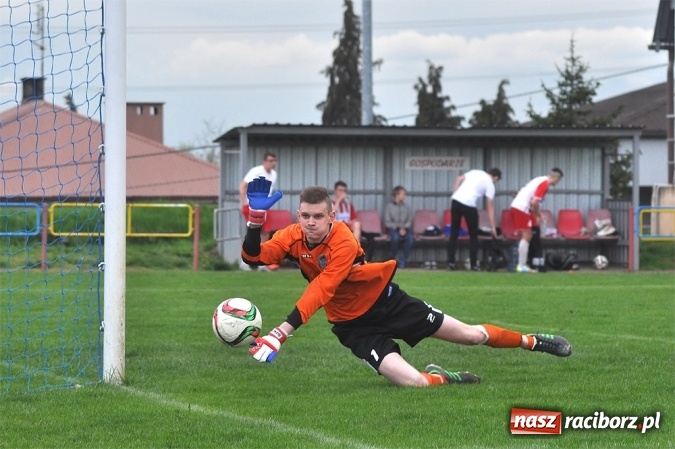 Zdjęcie w galerii na portalu naszraciborz.pl: Nie ma mocnych na Płomień Kobyla. Szesnaste zwycięstwo lidera B klasy wiadomości z regionu