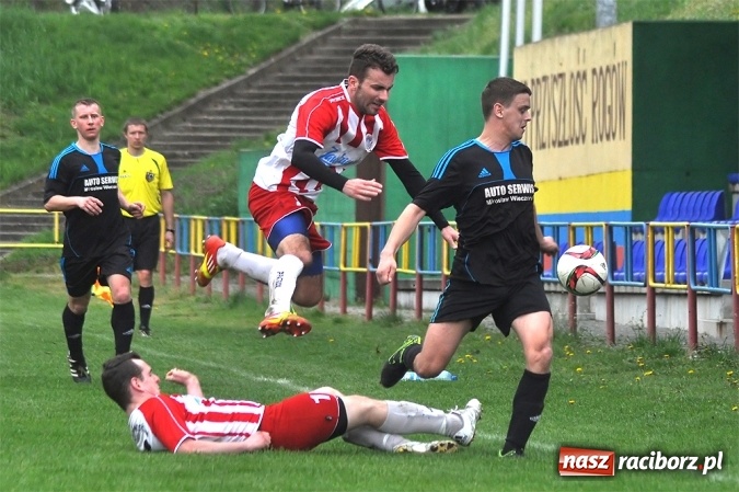 Zdjęcie w galerii na portalu naszraciborz.pl: Nie ma mocnych na Płomień Kobyla. Szesnaste zwycięstwo lidera B klasy wiadomości z regionu