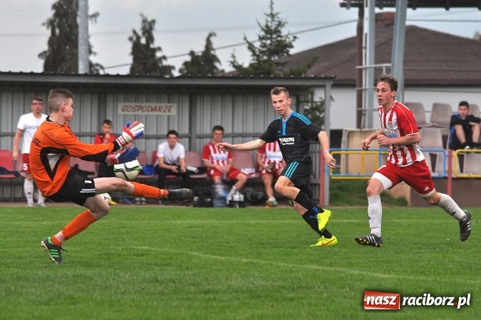 Zdjęcie w galerii na portalu naszraciborz.pl: Nie ma mocnych na Płomień Kobyla. Szesnaste zwycięstwo lidera B klasy wiadomości z regionu