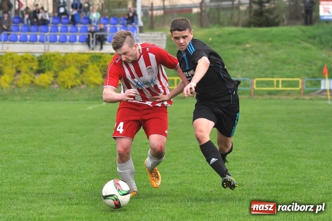 Zdjęcie w galerii na portalu naszraciborz.pl: Nie ma mocnych na Płomień Kobyla. Szesnaste zwycięstwo lidera B klasy wiadomości z regionu