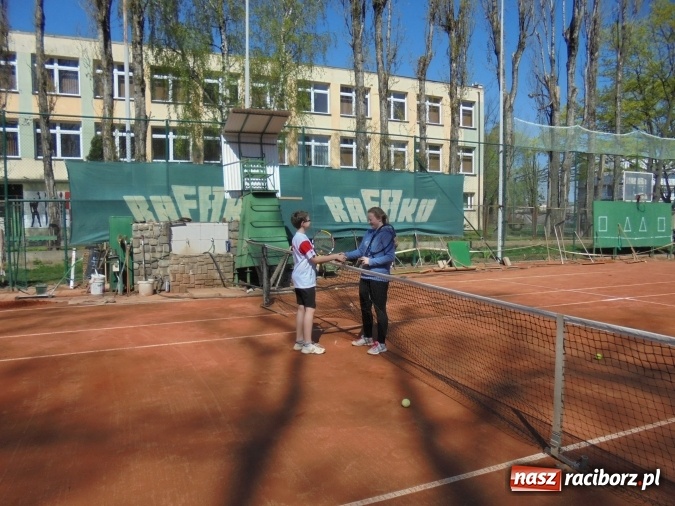 Zdjęcie w galerii na portalu naszraciborz.pl: Pierwszy tegoroczny turniej tenisowy na otwartym korcie  wiadomości z regionu