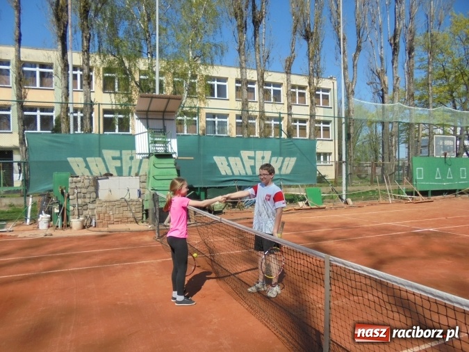 Zdjęcie w galerii na portalu naszraciborz.pl: Pierwszy tegoroczny turniej tenisowy na otwartym korcie  wiadomości z regionu