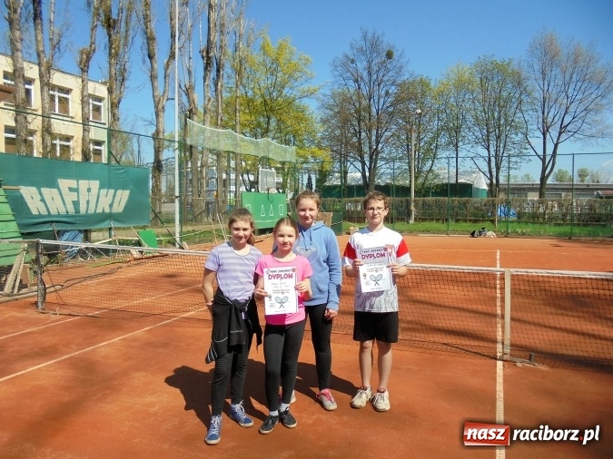 Zdjęcie w galerii na portalu naszraciborz.pl: Pierwszy tegoroczny turniej tenisowy na otwartym korcie  wiadomości z regionu