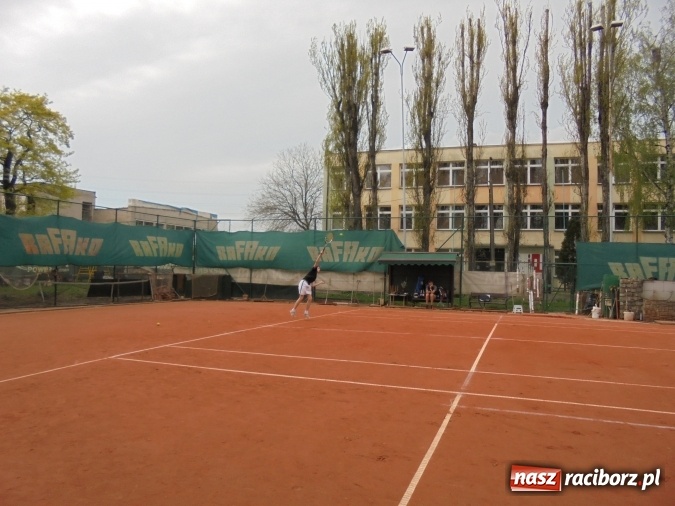 Zdjęcie w galerii na portalu naszraciborz.pl: Pierwszy tegoroczny turniej tenisowy na otwartym korcie  wiadomości z regionu