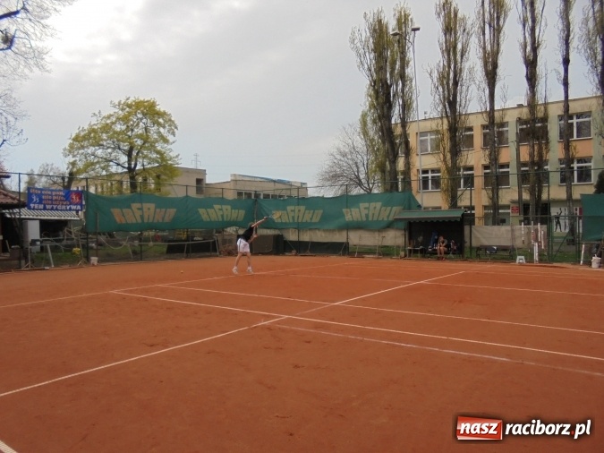 Zdjęcie w galerii na portalu naszraciborz.pl: Pierwszy tegoroczny turniej tenisowy na otwartym korcie  wiadomości z regionu