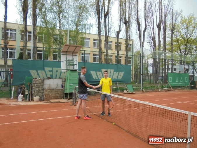 Zdjęcie w galerii na portalu naszraciborz.pl: Pierwszy tegoroczny turniej tenisowy na otwartym korcie  wiadomości z regionu