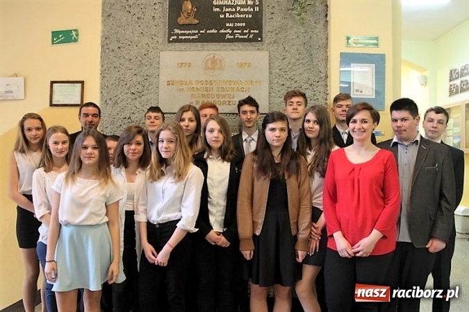 Zdjęcie w galerii na portalu naszraciborz.pl: Pierwszy dzień egzaminów w Gimnazjum nr 5  wiadomości z regionu