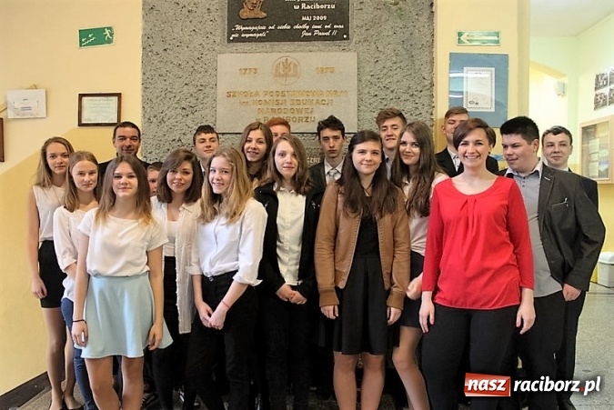 Zdjęcie w galerii na portalu naszraciborz.pl: Pierwszy dzień egzaminów w Gimnazjum nr 5  wiadomości z regionu