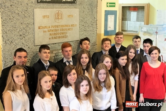 Zdjęcie w galerii na portalu naszraciborz.pl: Pierwszy dzień egzaminów w Gimnazjum nr 5  wiadomości z regionu