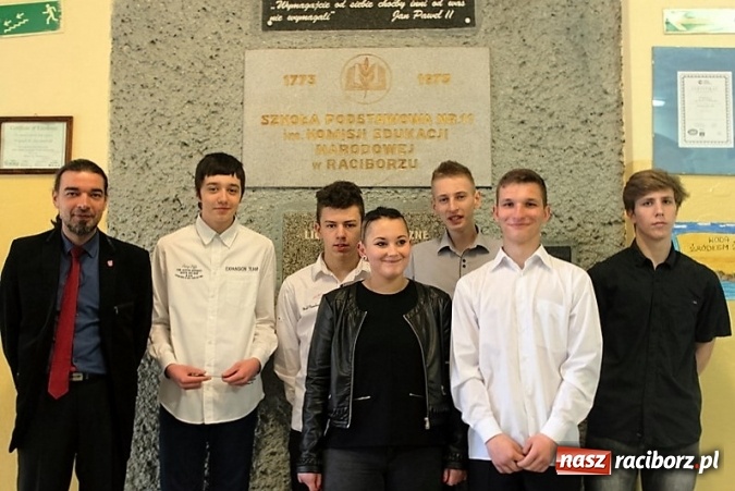 Zdjęcie w galerii na portalu naszraciborz.pl: Pierwszy dzień egzaminów w Gimnazjum nr 5  wiadomości z regionu